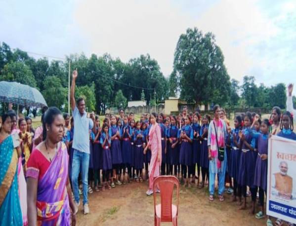 जशपुर : स्वच्छता ही सेवा अभियान के अंतर्गत जनभागीदारी से लोगों को किया जा रहा जागरूक