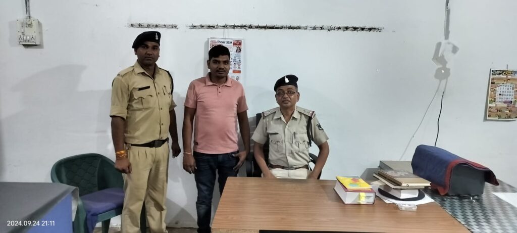 नवागढ़ पुलिस की कार्यवाही : प्राण घातक हमला करने वाले लंबे समय से फरार आरोपी को किया गया गिरफ्तार, कार्यवाही कर भेजा गया न्यायिक रिमांड पर.