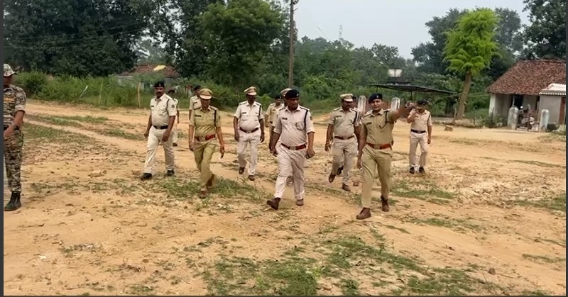 पुलिस अधीक्षक ने किया थाना धरमजयगढ़ और चौकी रैरूमाखुर्द का वार्षिक निरीक्षण : गंभीर अपराधों की समय सीमा में जांच के दिए निर्देश, बेहतर ड्यूटी के लिए जवानों को किया प्रोत्साहित.