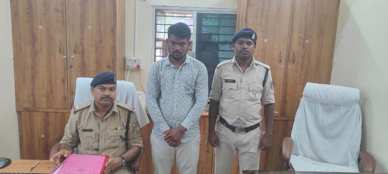 थाना जांजगीर पुलिस की त्वरित कार्यवाही : लोन के किश्त के लाखों रुपए का गबन करने वाले फरार आरोपी को जिला गौरेला-पेंड्रा-मरवाही से गिरफ्तार कर भेजा गया न्यायिक रिमांड पर.