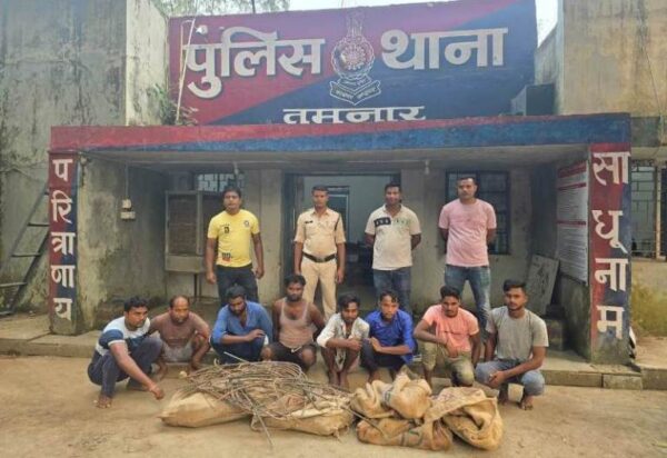 तमनार पुलिस को मिली बड़ी सफलता : चोरी का मामला सुलझा…आठ आरोपियों से करीब एक लाख रुपए कीमती 2 क्विंटल केटनरी और कोन्टेक्ट वायर बरामद.