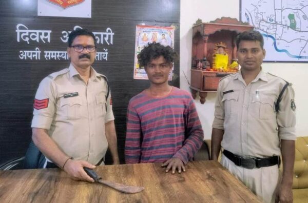 थाना क्षेत्र में अशांति फैलाने वालों के विरुद्ध सरकंडा पुलिस की कार्यवाही : पुरानी रंजिश पर वाद-विवाद कर मारपीट करने वाला आदतन आरोपी गिरफ्तार कर न्यायालय में किया गया पेश.