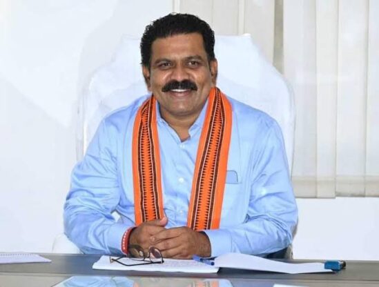 नक्सलवाद पर सरकार का संकल्प अटल, बस्तर में शांति और विकास की नई इबारत लिखी जा रही है: उप मुख्यमंत्री विजय शर्मा