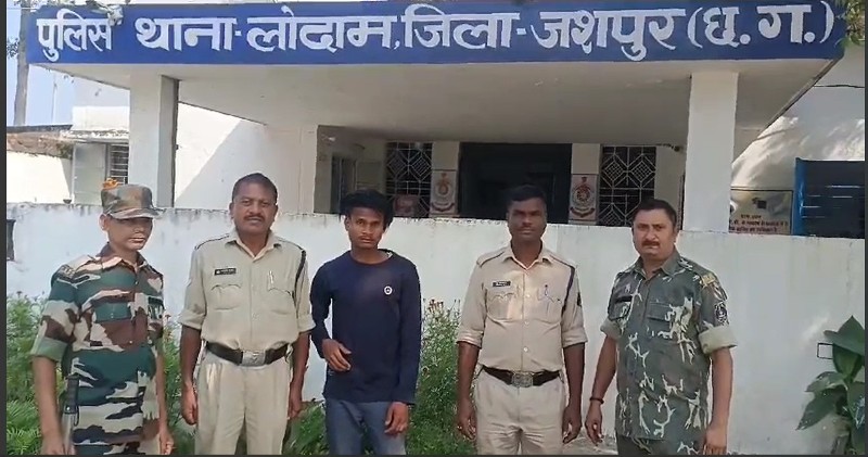 महिला संबंधी अपराध के विरुद्ध जशपुर पुलिस की त्वरित कार्यवाही : दुष्कर्म का आरोपी बारह घंटे में गिरफ्तार कर भेजा गया जेल.