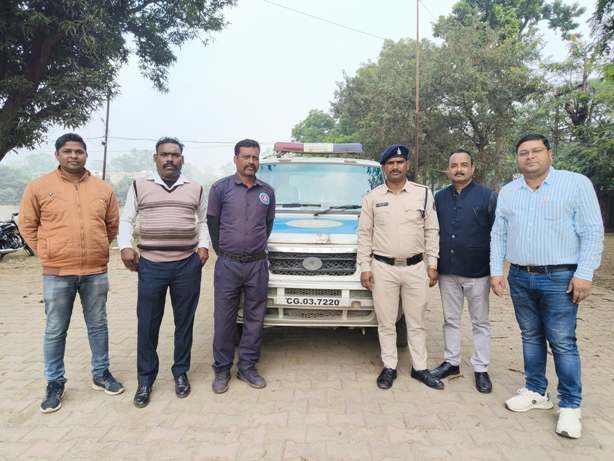 पुलिस मुख्यालय रायपुर के दिशा निर्देशन पर डायल 112 वाहनों का निरीक्षण करने जिला सरगुजा पहुंची राज्य स्तरीय निरीक्षण टीम