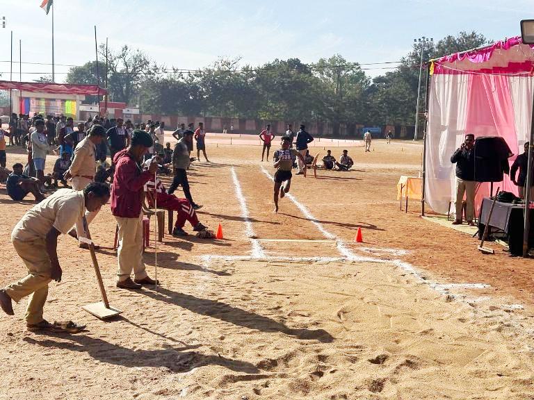 जशपुर : वनरक्षकों के सीधी भर्ती हेतु शारीरिक मापजोख एवं दक्षता परीक्षा जारी