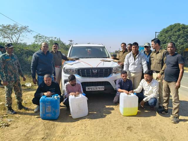 हाईवे पर ट्रकों से डीजल चुराने वाले गिरोह का पर्दाफाश : 16 लाख का माल जब्त! छत्तीसगढ़ से मध्यप्रदेश तक फैला था डीजल चोरों का जाल, पुलिस ने किया भंडाफोड़!