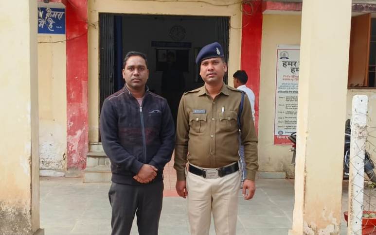 नाबालिक बालिका को शादी का झांसा देकर बहला फुसलाकर दैहिक शोषण करने के मामले में सहयोगी आरोपी गिरफ्तार