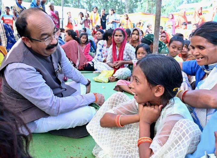 उप मुख्यमंत्री अरुण साव ने वनांचल में लगाई चौपाल, ग्रामीणों की समस्याएं सुन मौके पर किया समाधान