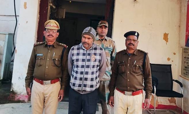 बगीचा दुर्गा मंदिर में पूजा रोकने का दुस्साहस : धार्मिक उन्माद फैलाने वाले नासिर अली खान को बगीचा पुलिस ने चंद घंटों में दबोचा, त्वरित कार्रवाई से सौहार्द्र बिगाड़ने की कोशिश नाकाम