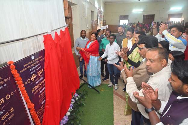 मुख्यमंत्री विष्णुदेव साय ने जशपुर नगर पालिका क्षेत्र में 15.42 करोड़ लागत के विकासकार्यों का वर्चुअली किया भूमिपूजन