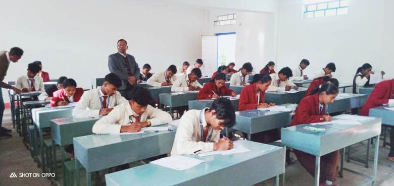 लोयोला महाविद्यालय में NEP आधारित प्रथम सेमेस्टर परीक्षा का सफल आयोजन