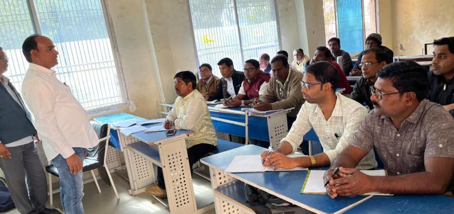 जशपुर : पीठासीन एवं मतदान अधिकारियों को नगरीय निकायों में निर्वाचन कराने हेतु दिया गया प्रशिक्षण