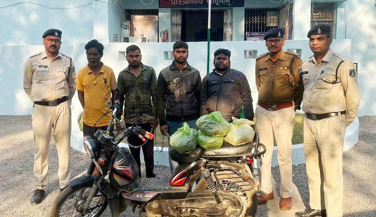 अवैध मादक पदार्थ गांजा की तस्करी एवं बिक्री करने वाले 04 आरोपियों को किया गया गिरफ्तार