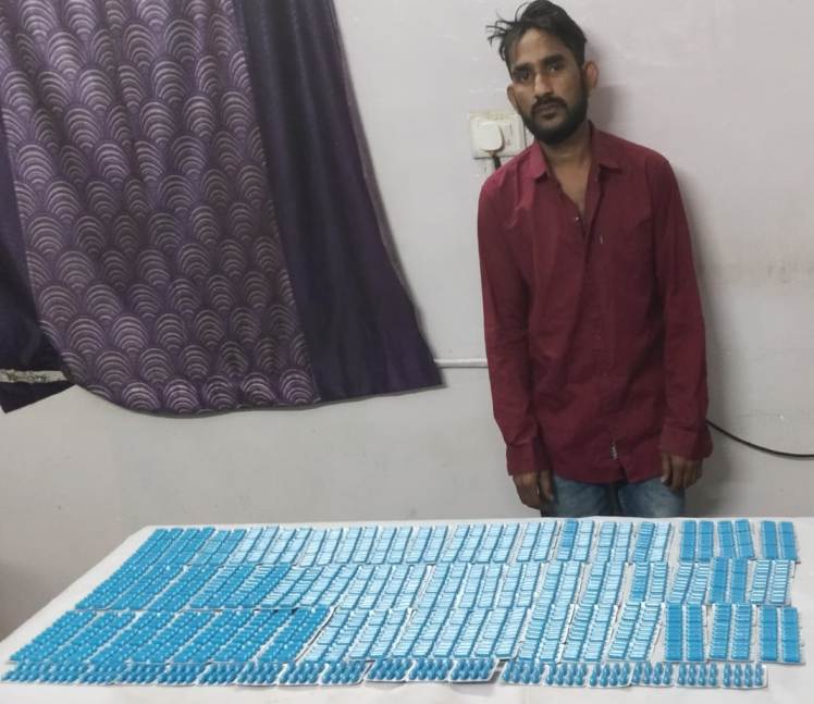 रायपुर में नशे के खिलाफ बड़ी कार्यवाही ! 1610 प्रतिबंधित टेबलेट के साथ तस्कर गिरफ्तार