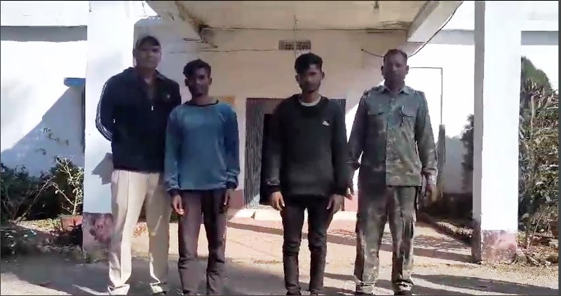दोपहिया वाहन चोरी के मामले में सरगुजा पुलिस की त्वरित कार्यवाही :  प्रकरण में सम्मिलित दो आरोपी किये गये गिरफ्तार… भेजा गया न्यायिक अभिरक्षा में.