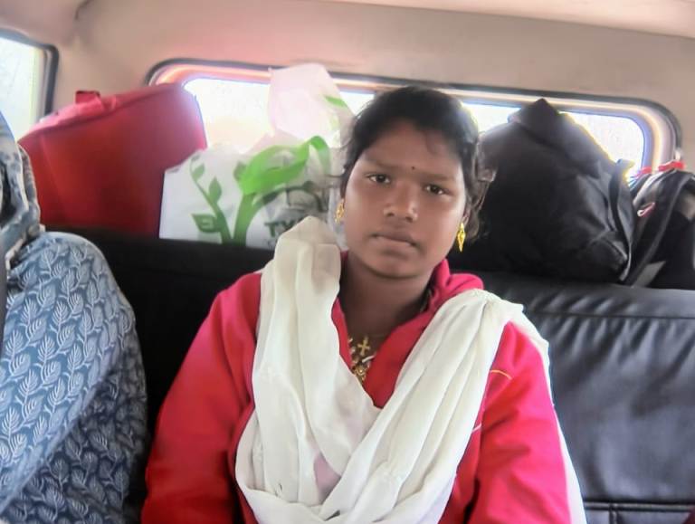 कलयुगी मां गिरफ्तार! जशपुर पुलिस ने तमिलनाडु से पकड़ी महिला, नाबालिग व बच्ची को रेलवे स्टेशन में छोड़कर हुई थी फरार