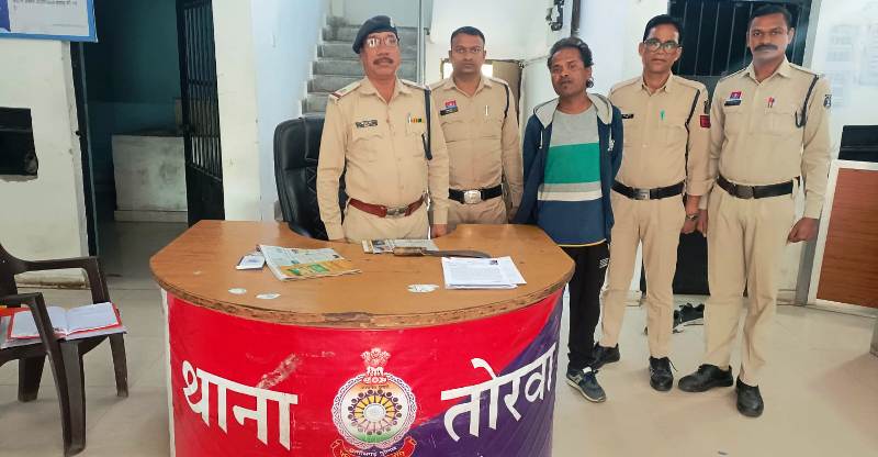 त्रिस्तरीय पंचायत एवं नगरीय निकाय चुनाव के मद्देनजर क्षेत्र में अशांति फैलाने वालों के विरूद्ध पुलिस की कार्यवाही : लोहे का खुखरी (चाकू) दिखाकर आमजनों को भयभीत करने वाला आरोपी गिरफ्तार.