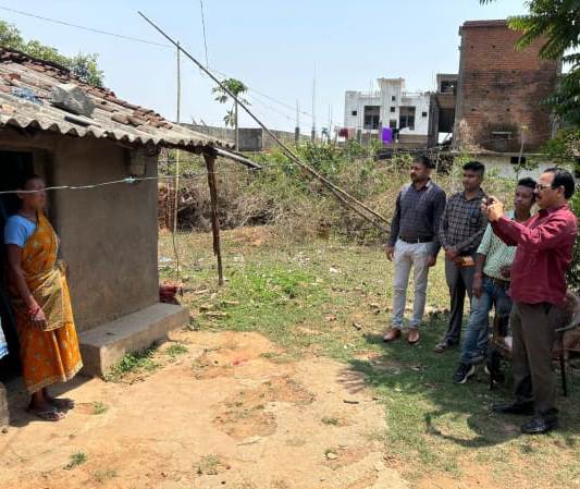 जशपुर : अपर आयुक्त ने आवास प्लस 2.0 में हितग्राही का किया सर्वे, रायकेरा में प्रगतिरत अमृत सरोवर का निरीक्षण कर दिए आवश्यक दिशा-निर्देश