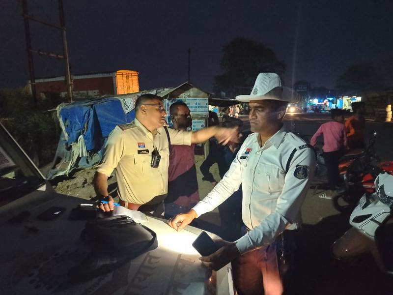 ऑपरेशन विश्वास में पुलिस की बड़ी कार्रवाई: तीन सवारी चलाने वालों पर टूट पड़ा चालान का कहर, ₹8.88 लाख वसूले
