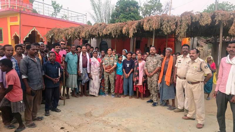 सावधान ! अब गांव-गांव पहुंचेगी धरमजयगढ़ पुलिस : साइबर ठगी और नाबालिग अपराधों पर चलेगा शिकंजा, पुलिस चौपाल में बढ़ा हौसला, ग्रामीण बोले – अपराध दिखे तो अब सीधे पुलिस को देंगे सूचना !