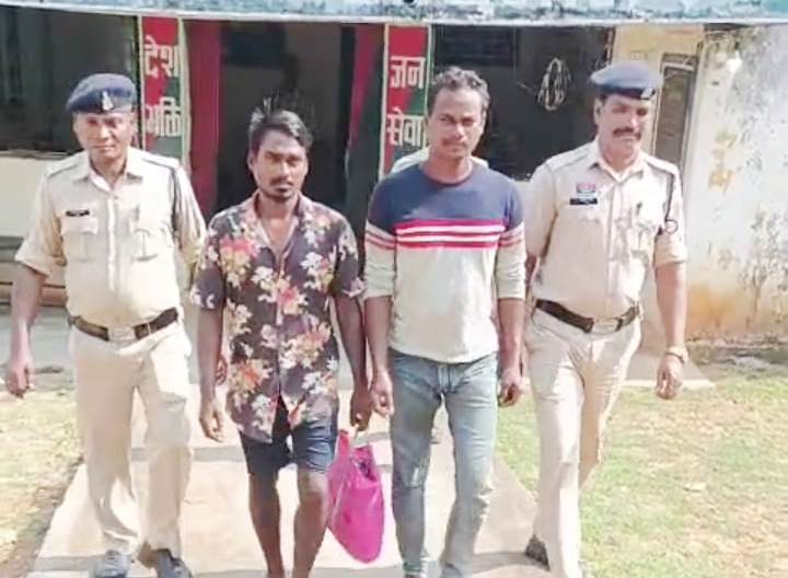 जशपुर पुलिस का ऑपरेशन शंखनाद जारी : 11 किलो गौ मांस के साथ दो आरोपियों को पुलिस किया गिरफ्तार एक फरार, शीघ्र की जाएगी गिरफ्तारी