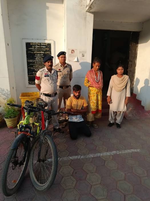गजानंदपुरम कॉलोनी में हुई चोरी का 48 घंटे में खुलासा — चार नाबालिग समेत महिला और पुरुष गिरफ्तार, ₹87,000 नगद, मोबाइल, साइकल बरामद