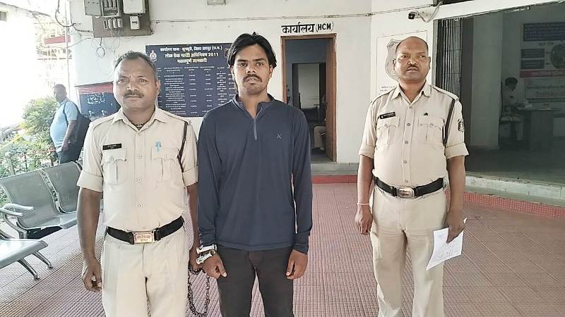 युवती का अश्लील वीडियो वायरल करना आरोपी को पढ़ा महंगा ,जशपुर पुलिस ढूंढ लाई दिल्ली से, मेट्रोमनी साइट से हुई थी, युवती की आरोपी से पहचान