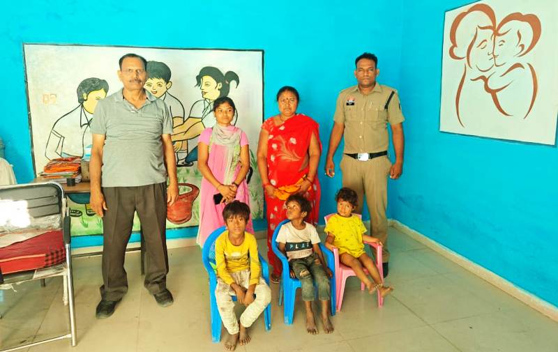 बिलासपुर : सिविल लाइन पुलिस ने चंद घंटों में लापता तीन मासूम बच्चों को सुरक्षित किया बरामद, रेलवे स्टेशन और मोहल्लों से मिली सफलता, सिविल लाइन पुलिस की तत्परता से तीन परिवारों में लौटी मुस्कान.