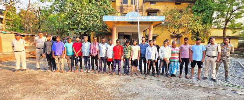 रायगढ़ में पुलिस का विशेष अभियान : पहचान छिपाकर रह रहे 37 संदिग्ध गिरफ्तार, जिले में मची हलचल, रायगढ़ पुलिस का बड़ा एक्शन, गिरफ्तार कर न्यायालय में किया गया प्रस्तुत.