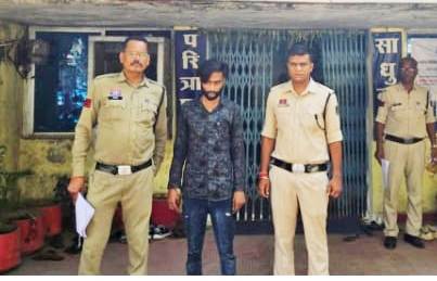 पुलिस की बड़ी सफलता: मोटरसायकल चोर और फरार अपचारी बालक को किया गिरफ्तार
