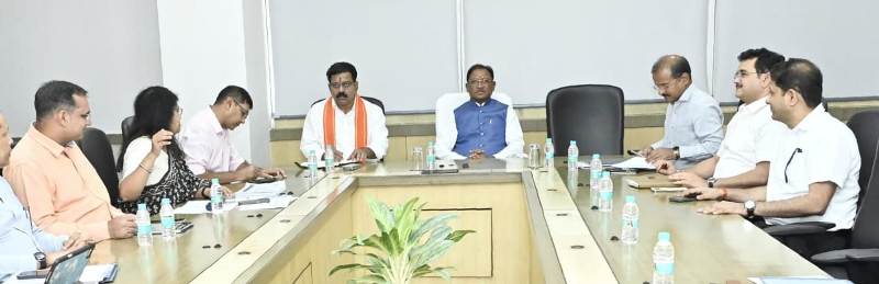 मुख्यमंत्री विष्णुदेव साय ने पंचायत एवं ग्रामीण विकास विभाग के कार्यों की गहन समीक्षा की : कहा-पंचायतों को सशक्त बनाकर अंतिम व्यक्ति तक विकास पहुँचाना सर्वोच्च प्राथमिकता