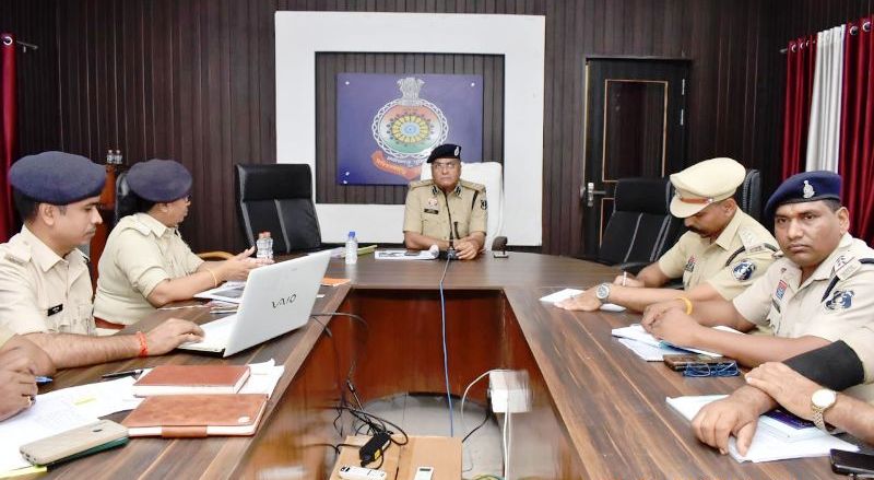 यातायात पुलिस की सख्ती बढ़ी : यातायात व्यवस्था को “सुगम-सुरक्षित” बनाने वरिष्ठ पुलिस अधीक्षक विजय अग्रवाल ने मीटिंग लेकर दी सख्त हिदायतें, नियम तोड़ने पर होगी कड़ी कार्रवाई.