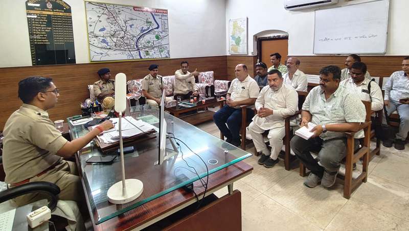 भगवान परशुराम जी की शोभायात्रा को लेकर पुलिस और ब्राह्मण समाज की संयुक्त बैठक : आयोजन को लेकर पुलिस ने कसी कमर, समाज प्रतिनिधियों के साथ हुई बैठक.