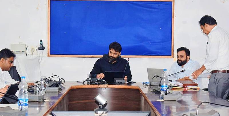 कलेक्टर श्री रोहित व्यास ने लोक निर्माण विभाग की ली समीक्षा बैठक : निर्माण में लापरवाही नहीं चलेगी, ठेकेदारों की अब खैर नहीं, कलेक्टर की सख्त कार्यवाही प्रारंभ.