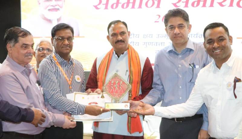 मुख्यमंत्री विष्णुदेव साय की सरकार स्वास्थ्य सेवाओं को लेकर है सजग और प्रतिबद्ध : स्वास्थ्य मंत्री श्याम बिहारी जायसवाल