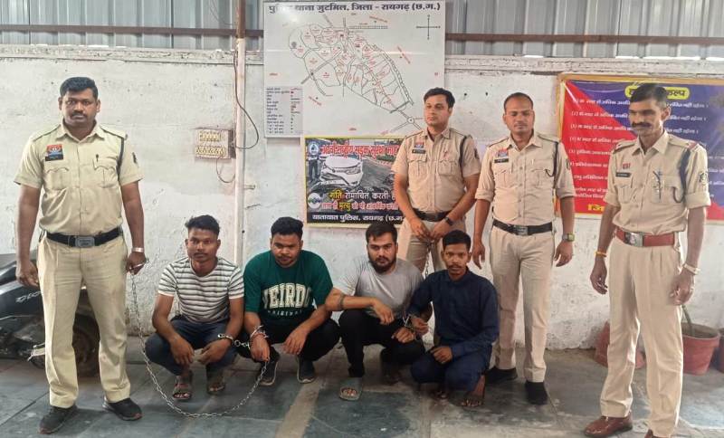 पटेलपाली तिराहा कांड : चाकू और तलवार से लैस युवकों ने बारातियों पर किया हमला, चाकू-तलवार लेकर उतरे थे सड़क पर, पुलिस ने बरात बस पर हमले के आरोपियों को किया गिरफ्तार, न्यायालय में पेश कर भेजा गया न्यायिक रिमांड पर.