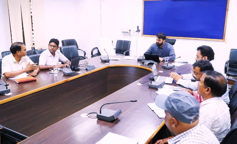 जशपुर : नगरीय निकायों को दुकान किराया ना पटाने वालों पर हो सख्त कार्रवाई- कलेक्टर