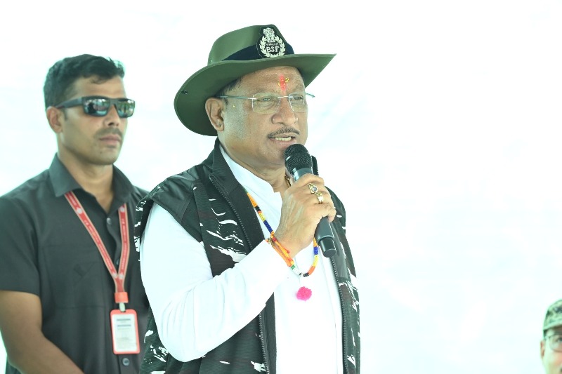 बंदूक छोड़ विकास की ओर: 24 हार्डकोर नक्सलियों ने छोड़ा हिंसा का रास्ता: आत्मसमर्पित नक्सलियों के पुनर्वास और पुनरुत्थान के लिए सरकार पूर्णतः प्रतिबद्ध – मुख्यमंत्री श्री साय