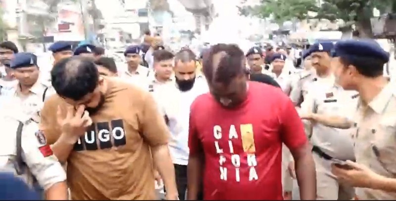 पत्रकारों से बदसलूकी करने के दु:साहस पर बड़ी कार्यवाही : रिपोर्टिंग कर रहे पत्रकारों पर हमला, अस्पताल में बाउंसरों की गुंडागर्दी पर पुलिस की कड़ी कार्रवाई,सिक्युरिटी संचालक वसीम के साथ दो अन्य बाउंसर गिरफ्तार.