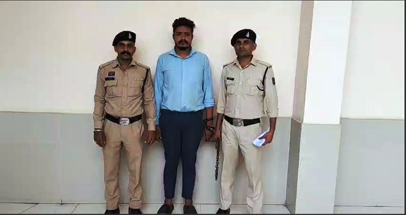 नाबालिग को बहला-फुसलाकर भगाने व दुष्कर्म का मामला : छः साल से फरार था नाबालिग से अनाचार का आरोपी, भिलाई नगर पुलिस ने रायपुर से आरोपी हर्ष दुबे को किया गिरफ्तार, भेजा न्यायिक अभिरक्षा में.