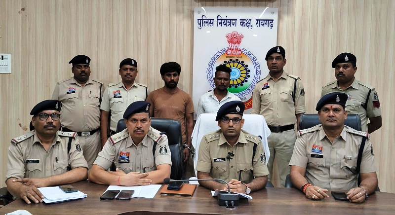 रायगढ़ में जूटमिल पुलिस की बड़ी कार्रवाई : देशी कट्टा, बंदूक और जिंदा कारतूस के साथ दो बदमाश गिरफ्तार, रायगढ़ पुलिस की सतर्कता से बड़ी अनहोनी टली