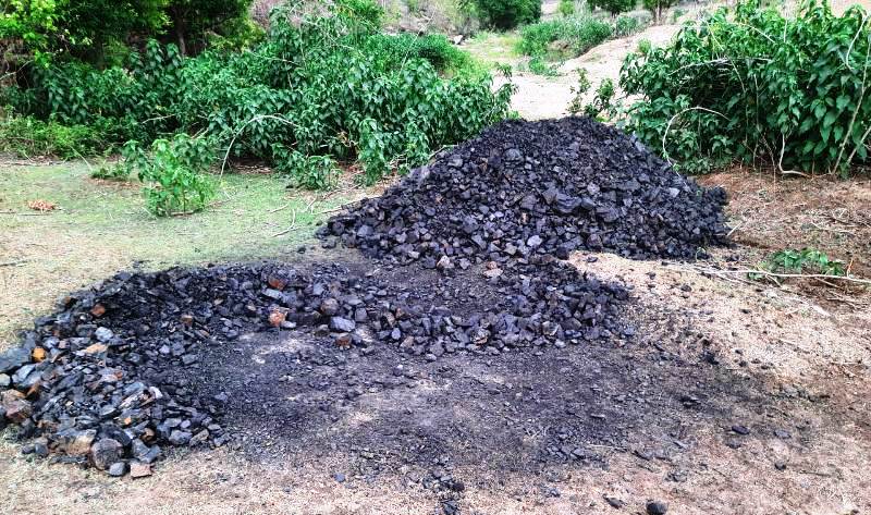 कुदरगढ़ पुलिस की कार्रवाई : 10 क्विंटल अवैध कोयला जप्त, आरोपी की तलाश जारी