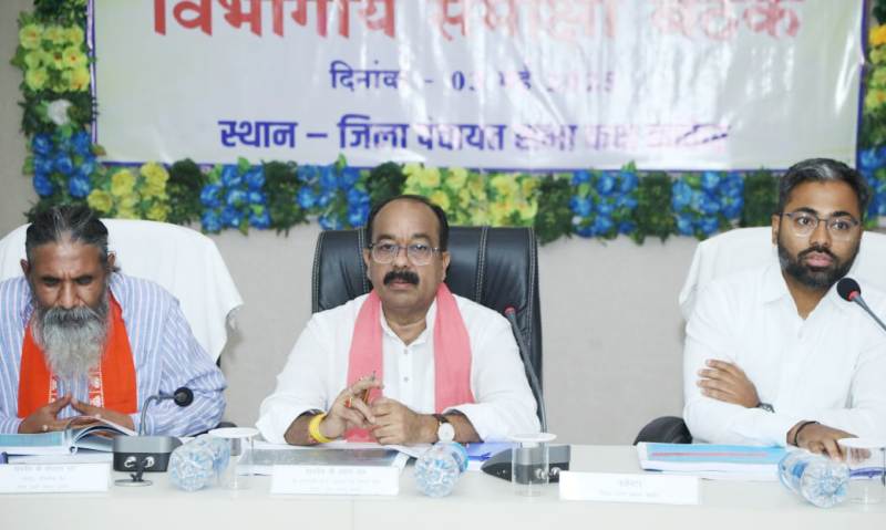 उप मुख्यमंत्री अरुण साव ने अधिकारियों की बैठक लेकर की विकास कार्यों की समीक्षा : कहा- गंभीरता से करें लोगों की समस्याओं का निराकरण
