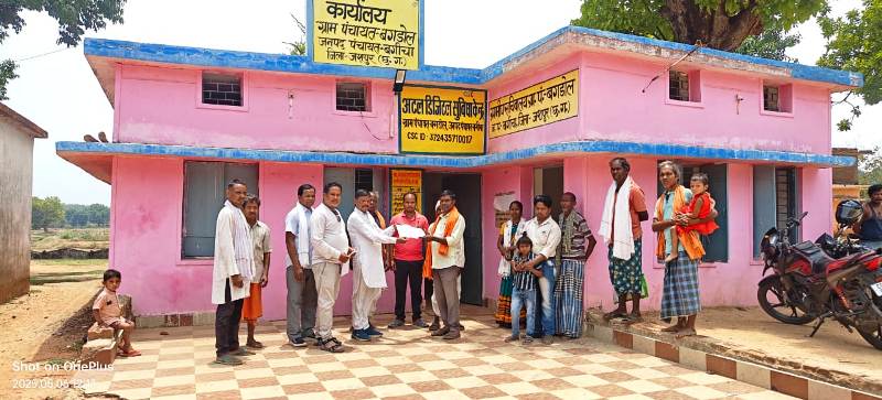 सुशासन तिहार 2025 : मुख्यमंत्री के निर्देश पर जशपुर में जनसमस्याओं का समाधान तेज, ग्राम बगडोल में पूरण और कृष्णा को मिली शौचालय निर्माण की मंजूरी, ग्रामीणों में खुशी की लहर.