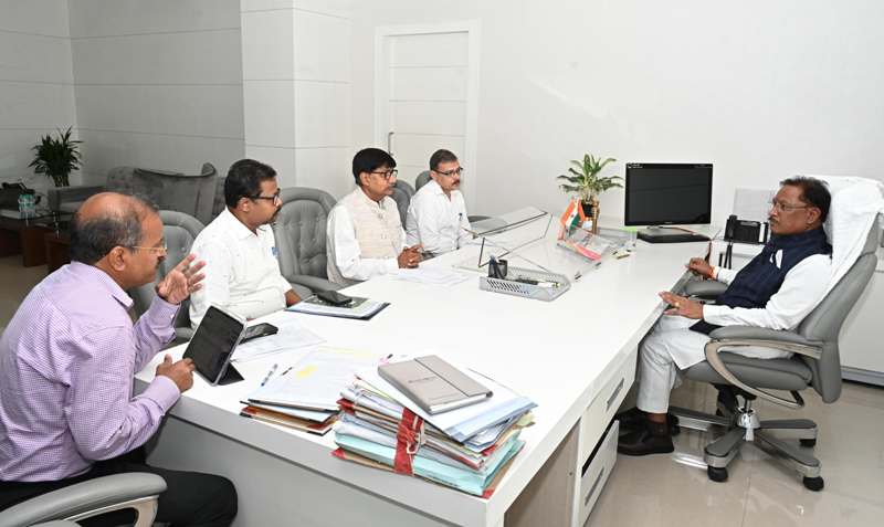 मुख्यमंत्री विष्णुदेव साय ने कर्रेगुट्टा पहाड़ी पर जारी एंटी नक्सल ऑपेरशन का अपडेट लिया: ऑपेरशन की भविष्य की रणनीति के बारे में अधिकारियों से की चर्चा