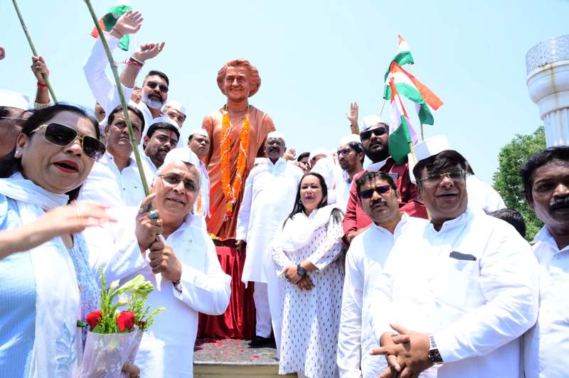 छत्तीसगढ़ कांग्रेस ने तिरंगा यात्रा निकालकर भारतीय सेना के शौर्य को किया नमन, शौर्य, एकता और देशभक्ति का अद्भुत संगम, रायपुर में गूंजे भारत माता के जयकारे, सड़कों पर उमड़ा जनसैलाब.