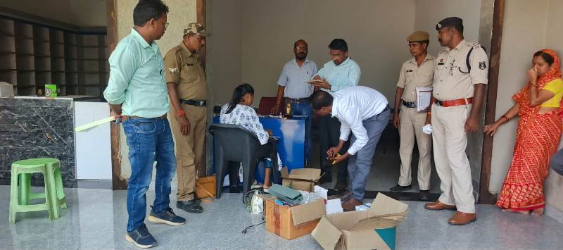 जशपुर ब्रेकिंग : ग्राम कस्तूरा में इन्द्र कुमार सिंह झोलाछाप डॉक्टर के अवैध क्लिनिक को प्रशासन की टीम ने किया सील