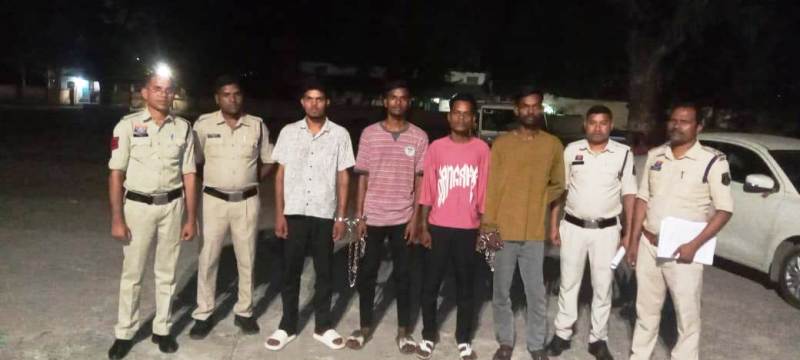 शादी समारोह में डीजे को लेकर विवाद : डीजे पर डांस के विवाद में चली तलवारें और बेसबॉल स्टिक, रायगढ़ पुलिस ने , हत्या के प्रयास, आर्म्स एक्ट में चार को भेजा जेल.