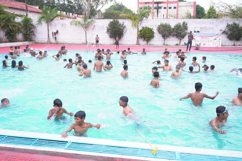 जशपुर : ग्रीष्मकालीन समर कैंप बना बच्चों के सपनों का मंच, खेल-कला में चमक रहे नन्हें सितारे